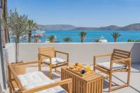 Elounda Helios Luxury Apartment with Rooftop Jacuzzi - B&B Eloúnda