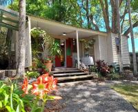 B&B Maleny - Quirky Cottage in Centre of Maleny, Walk Everywhere - Bed and Breakfast Maleny
