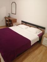 Apartamento de 2 dormitorios con terraza y vistas al mar