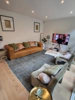 B&B London - Amazing 5 Stars Home - Bed and Breakfast London