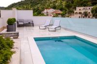 Insula Apartment with Private Pool - Bed and Breakfast Pučišća