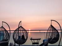 Batumi Studio - Rooftop Pool & Sleeps2 - B&B Batumi