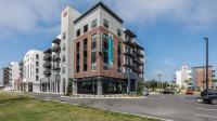 Luxury Condo in Ybor City Tampa w/Pool access - Bed and Breakfast