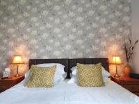 Kamer met Kingsize Bed, Eigen Badkamer en Uitzicht op Zee