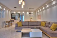 Elegant 100m2 - Family Apartment with Sea View - B&B Athens