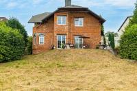 Beautiful Apartments With Parking In a Quiet Location - B&B
