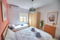 B&B San Julián - Comfortable 2bedrooms in Paceville, balcony JPOR3 - Bed and Breakfast San Julián