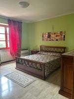Standard Double Room with Shared Bathroom