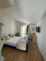 Studio Apartment with Balcony