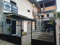 RINA Guest House Pacitan - B&B
