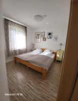 B&B Schwandorf in Bayern - 80qm mit Balkon 3 getrennde Zimmer - Bed and Breakfast Schwandorf in Bayern