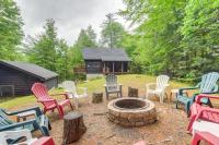 All-Season Log Cabin Escape! 11 Mi to Cranmore Mtn - B&B Conway