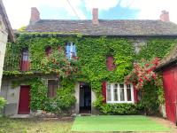 B&B Buxeuil - CHARMANTE MAISON DE CAMPAGNE DU 17ème siècle à Lilette avec Jacuzzi et proche rivière - Bed and Breakfast Buxeuil