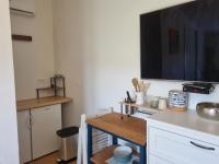 Zimmer mit Queensize-Bett und Gartenblick
