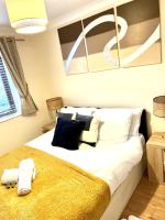 B&B Milton Keynes - Campbell Park apartment with a balcony and free parking - Bed and Breakfast Milton Keynes