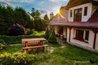 Pokoje pod Krzywym Dachem - B&B