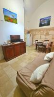 De Cristoforis 57, Traditional white stone house - B&B