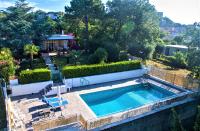 VILLA PANORAMICA CON PISCINA E GIARDINO PER 6 A MINTURNO - Chambres d’hôtes
