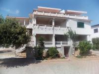 Apartmani Emilio Novalja - B&B