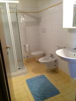 Camera Doppia con Letti Singoli con Bagno Privato 