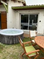 Villa au calme avec piscine, grand jardin et studio indépendant - Chambres d'hôtes Andernos-les-Bains