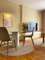 Etern Stays - Pristine Apartment - Bed and Breakfast Pristina