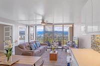 B&B Honolulu - Newly Remodeled - 30th Floor Suite with EPIC Mountain Views home - Bed and Breakfast Honolulu