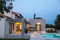 Beautiful villa Eva with private pool near the beach - Chambres d’hôtes Šišan
