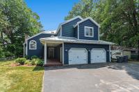 The Big Blue Lakehouse - Bed and Breakfast