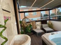 Love Space Sensory Spa & relax suite - B&B