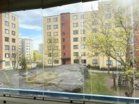 HHH Newly renovated big 4-bedroom apt with balcony, free parking for 2 cars - Chambres d'hôtes Helsinki