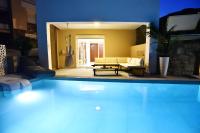 SUNRISE LUXURY POOL VILLA - B&B
