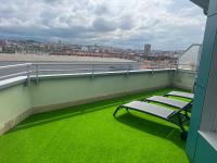 Bonito atico zona hospital con garaje - Bed and Breakfast Oviedo