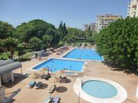Apt moderno con vistas, recepción 24 hs y piscinas - B&B Benalmádena