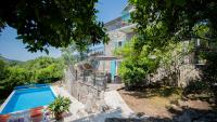 Villa Toscana with a pool - Bed and Breakfast Tivat