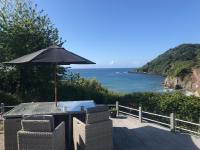 B&B Talland - Beach Front House with Stunning Sea Views and Free Use of a Local Indoor Pool - Bed and Breakfast Talland