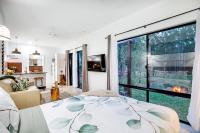 Airlie Beach Eco Cabins - Adults Only - Chambres d’hôtes Airlie Beach