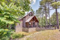 Cozy Cabin with Hot Tub about 5 Mi to Broken Bow Lake - Ferienwohnung