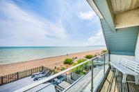 B&B Pevensey - Beachfront Escape Sleeps 8 Ideal Family Retreat - Bed and Breakfast Pevensey