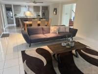 B&B Gold Coast - hop,skip an jump 2 Harbour town - Bed and Breakfast Gold Coast