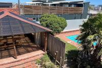 Casual, beachy and 100m to Seals Surf Spot - B&B Cape St Francis