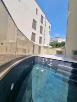 Marina Bay - Exclusive Apartment with Private Pool and Adriatic Sea View - Chambres d'hôtes Tučepi