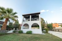 Faidon's Luxury House with jacuzzi by AegianKazarte - Ferienwohnung Kapótides