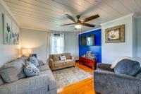 Dobson Farmhouse with Scenic Porch - Near Vineyards! - B&B Dobson