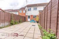 Rush House by SR Short Lets & Serviced Accommodation Heathrow Windsor - Perfect for Monthly Stay Relocation & Business Contractors Big Groups - B&B Northolt