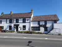 B&B Carmarthen - Salutation Inn - Bed and Breakfast Carmarthen