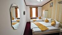 Dreibettzimmer mit eigenem Bad