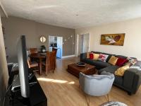 Stay in Yeovil Town Centre, Large 2 BD Apt With Parking, Sleeps 4 - B&B Yeovil