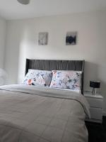 Modern 2 bed 2 bath Flat Close to Train station - B&B Belvedere