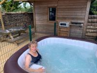 B&B Huriel - cabane bambou - Bed and Breakfast Huriel